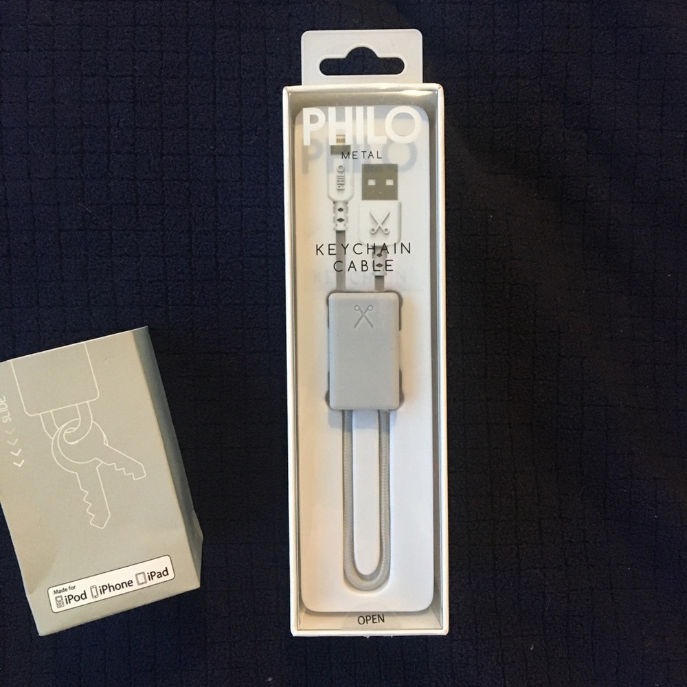 philo keychain charger silver
